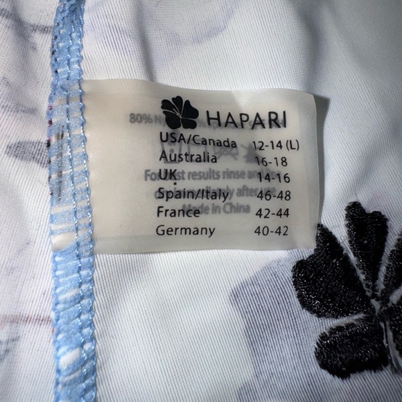 HAPARI woman’s swim top large - Picture 4 of 4